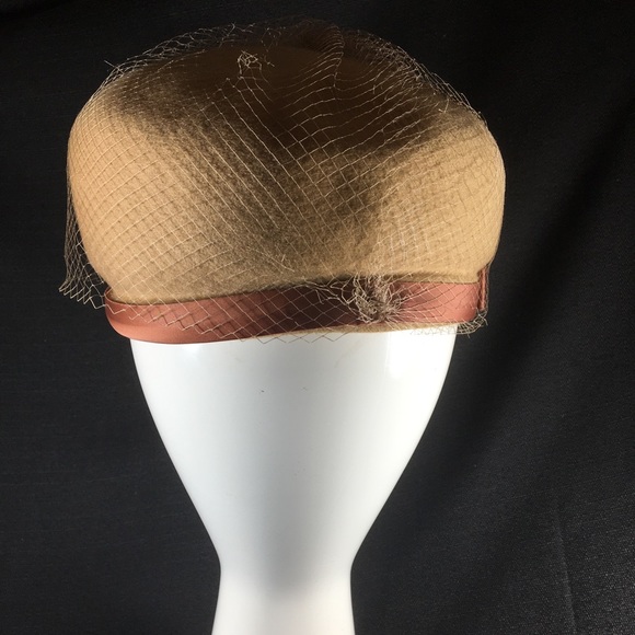 👀 Gorgeous Vintage Tan Jeweled Ribbon Trimmed Hat - Picture 6 of 7